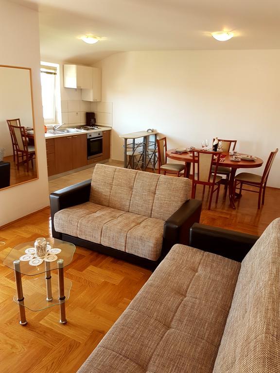 Apartments Dunja 马林斯卡 外观 照片